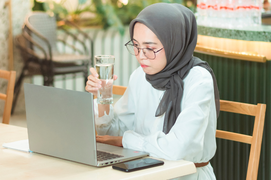 What Happens If You Miss the UAE E-Invoicing Deadline? Breaking Down the Real Cost in AED 3 UAE e-invoicing penalties